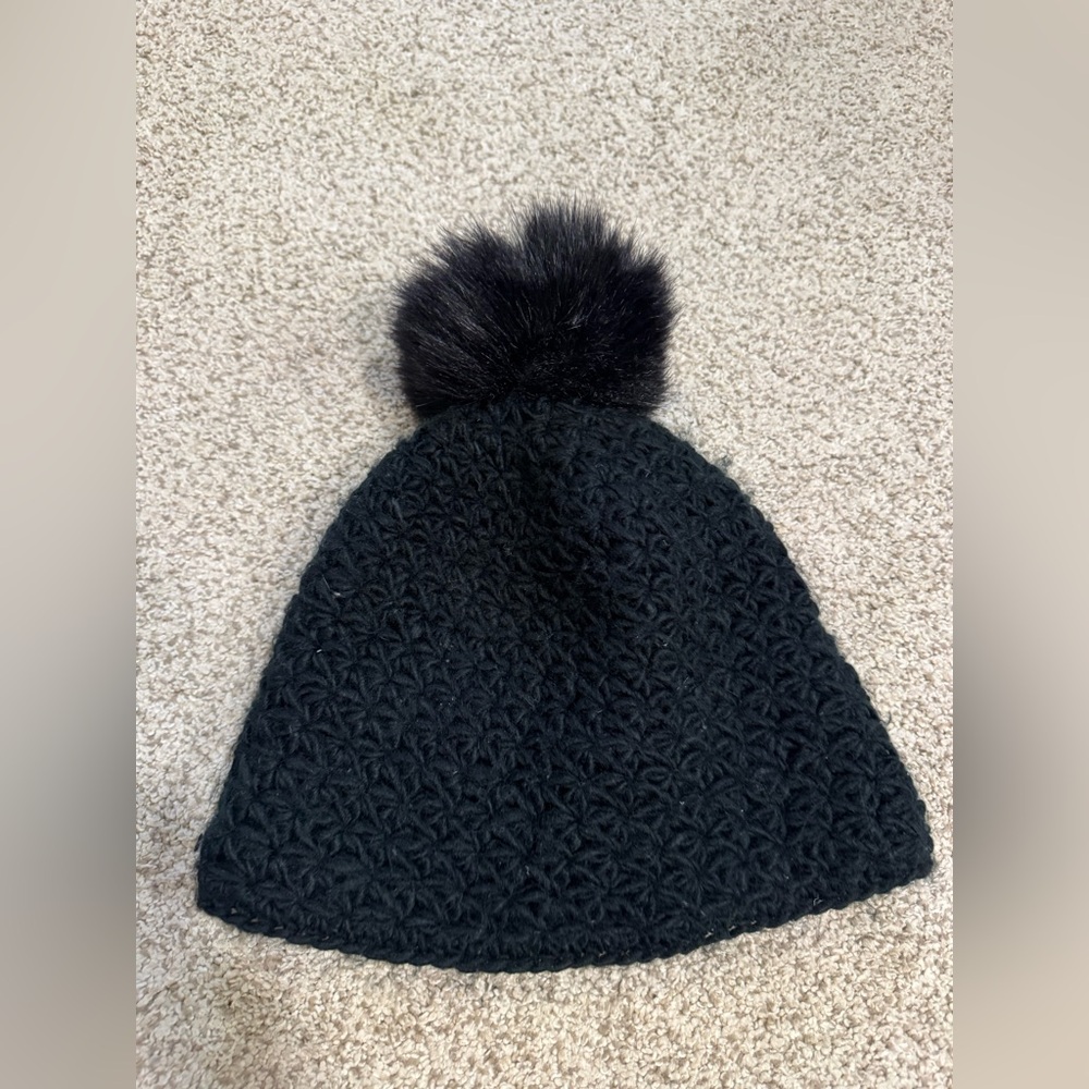 Chic Black Knit Beanie with Pom